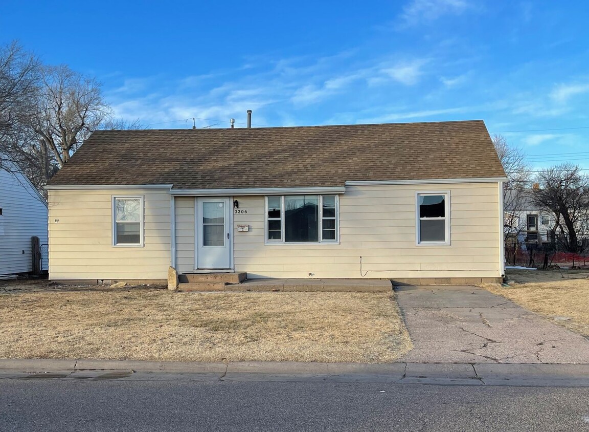 Primary Photo - 3 Bedroom, 1 bathroom House