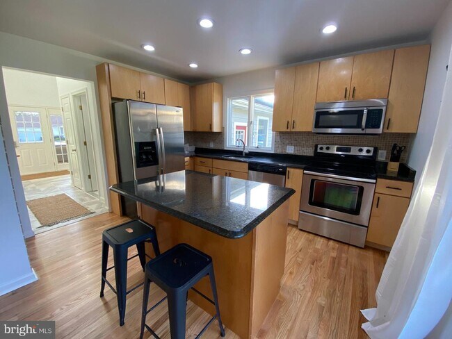 Building Photo - 32387 Mermaid Way Run