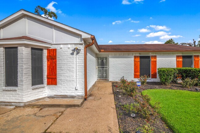 Foto del edificio - 14527 Dartwood Dr