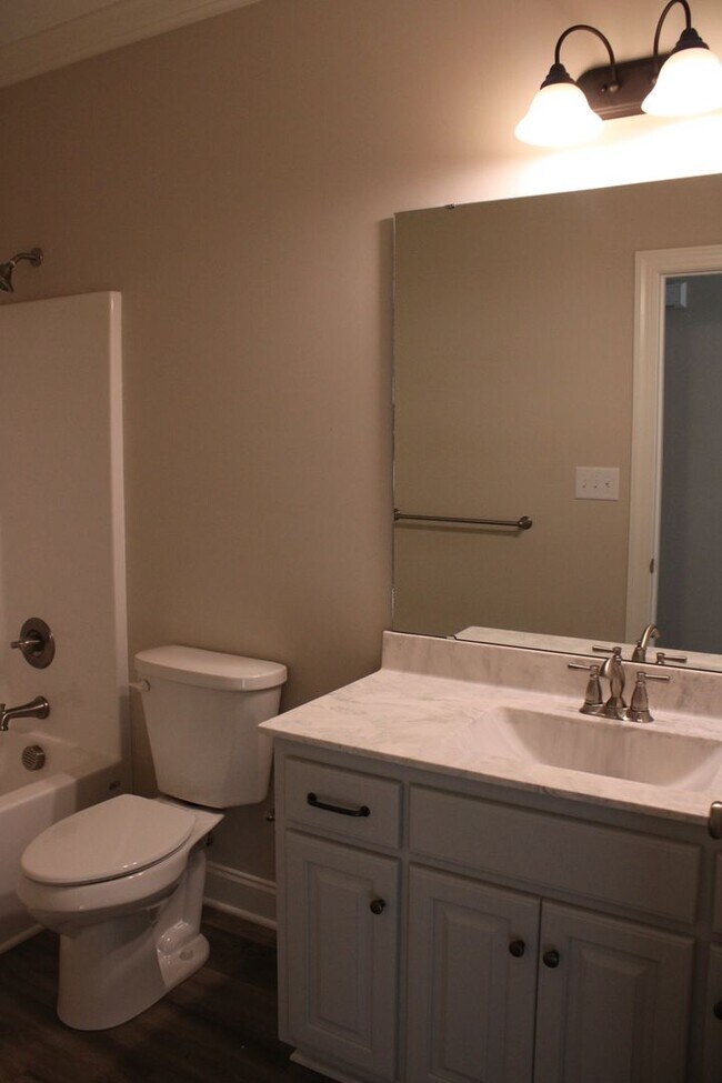 Building Photo - 4839 Jamestown Dr NW