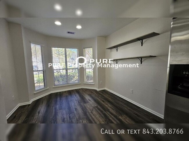 Foto del edificio - 321 Rice Bay Dr