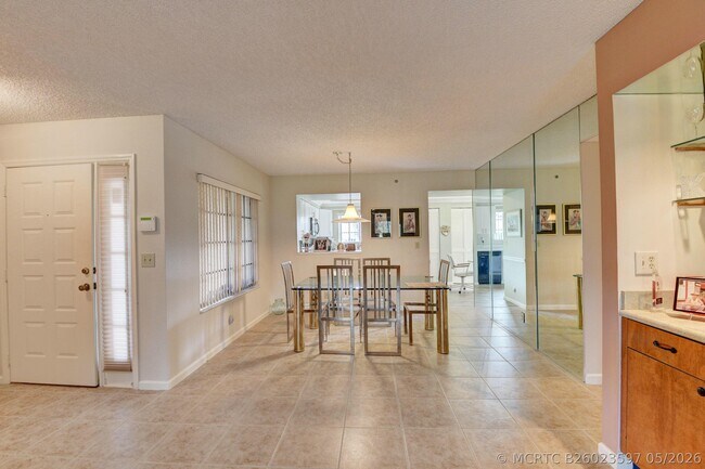 Foto del edificio - 15711 Loch Maree Ln