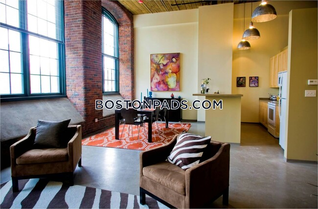 Building Photo - 270 Canal St.