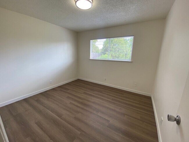 Building Photo - 1199 Via Alta