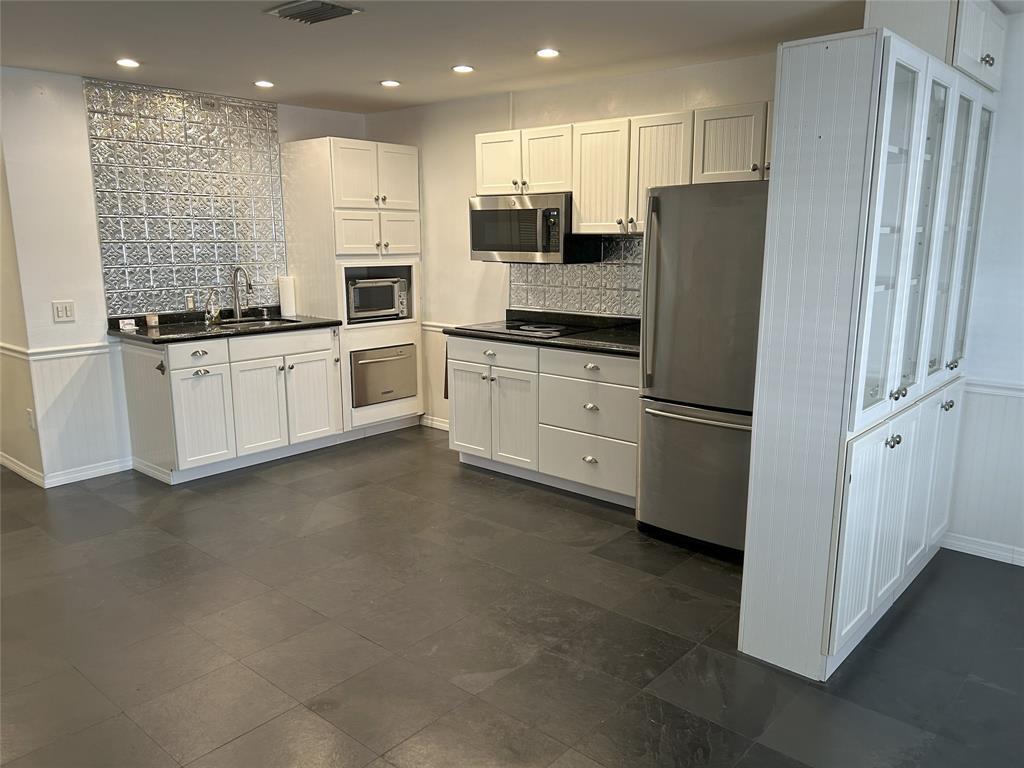 Foto principal - 815 Middle River Dr