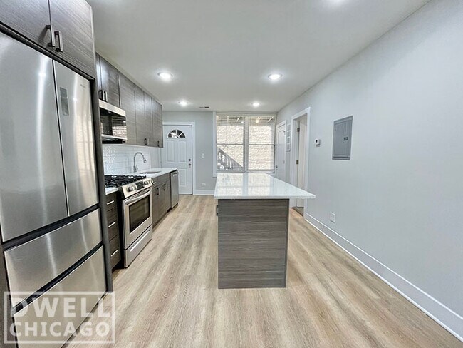 Building Photo - 2406 N Tripp Ave