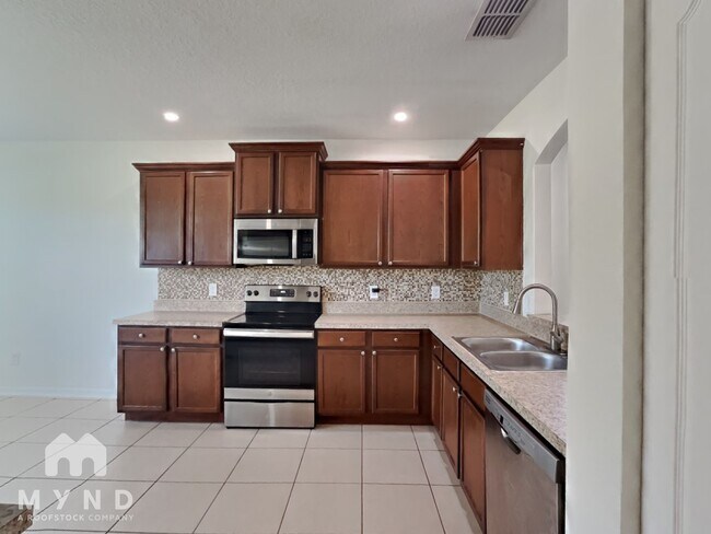 Foto del edificio - 4991 Windbourne Way