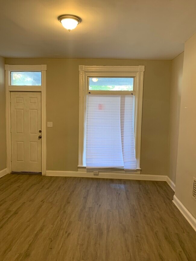 Building Photo - Large 2 Bed West Baltimore