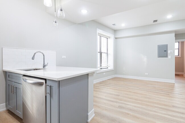 Foto del edificio - 441 W Belden Ave