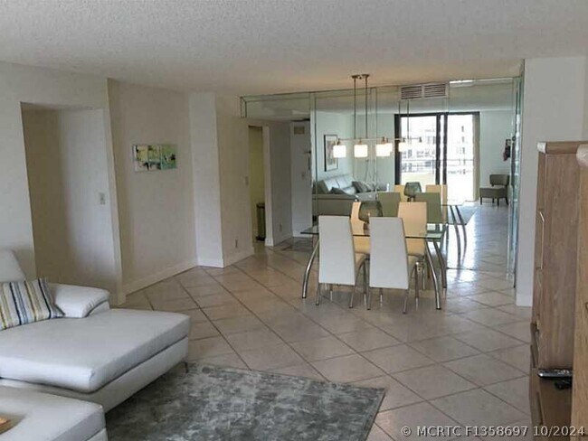 Foto del edificio - 2500 Parkview Dr