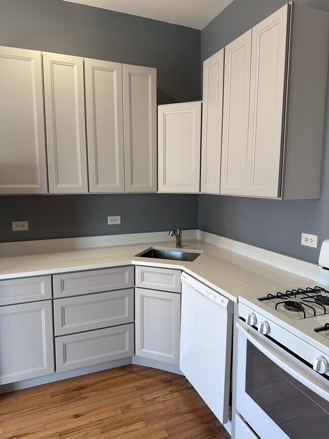 Foto del edificio - 1215 W Grand Ave