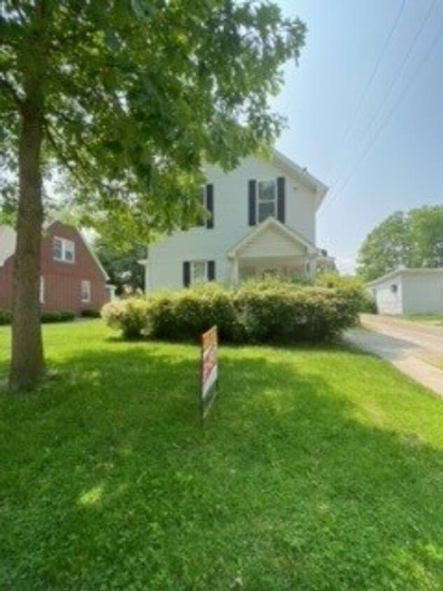 Primary Photo - 813 S 8th St