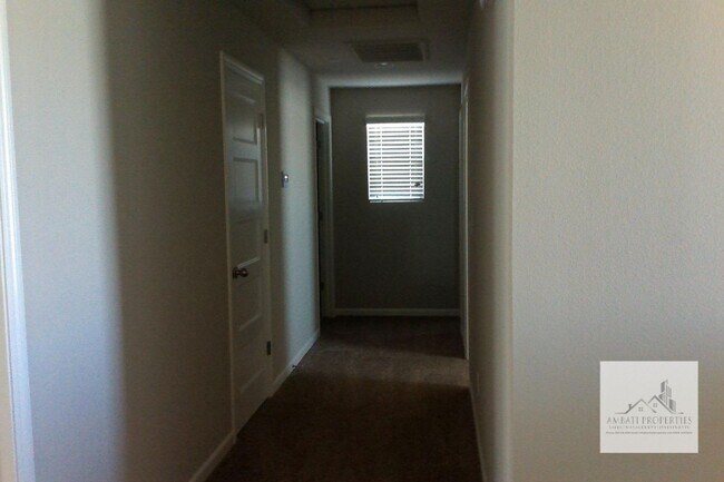 Building Photo - Beautiful 3 Bedroom Home in Harlan Ranch