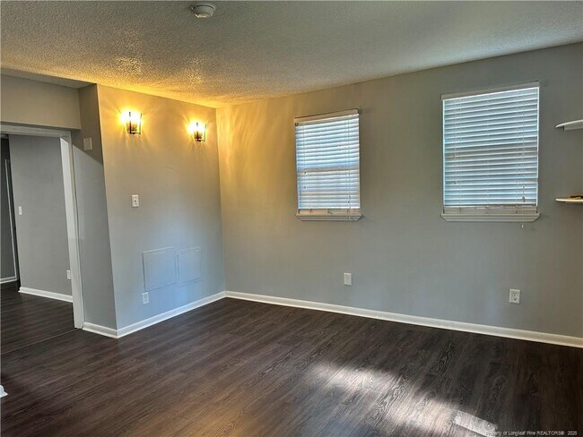 Building Photo - 5921 Lake Terrace Ct