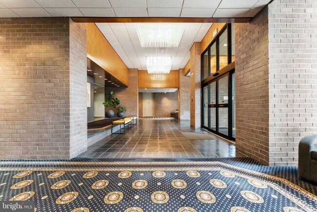 Foto del edificio - 1800 Old Meadow Rd