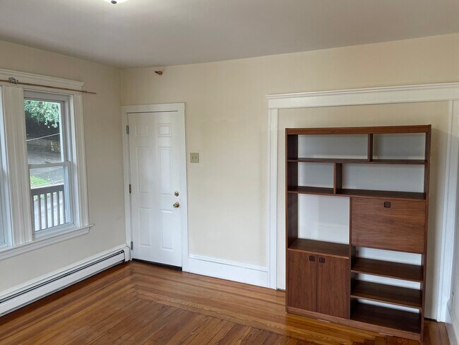 Building Photo - 3 BR Quiet Area Near Blackstone River Bike...