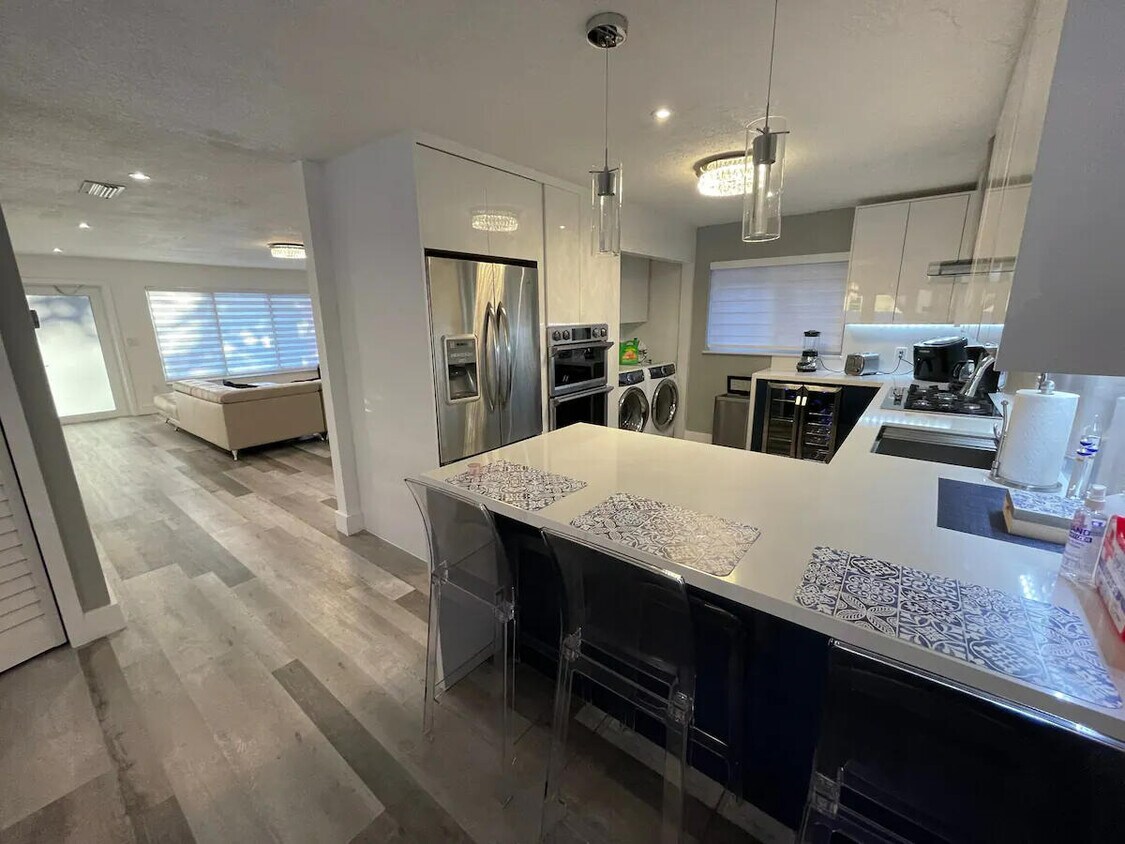 Foto principal - 484 NW 53rd Ave