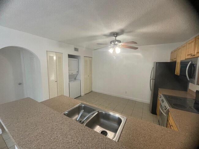 Building Photo - 10115 W Sunrise Blvd