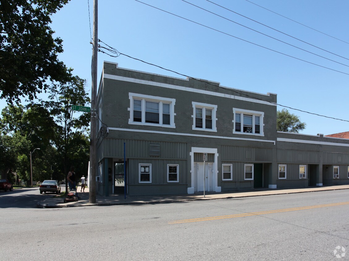 Building Photo - 5609-5623 Saint John Ave