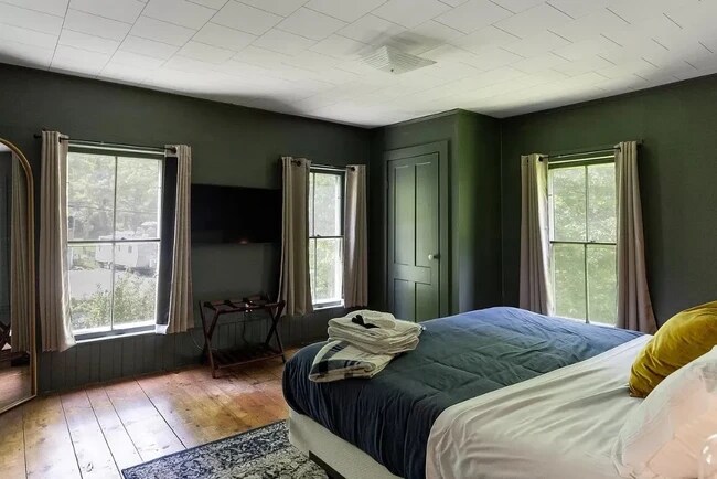 Foto del edificio - 45 Dover Hill Rd