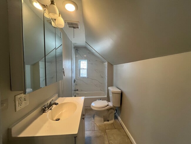 Foto del edificio - 223 Cator Ave