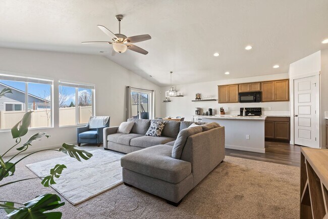 Foto del edificio - 3 Bedroom, 2 Bath Single Level Home in Desirable Meridian Location!