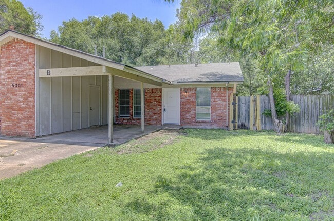 Building Photo - 5301 Indio Cir