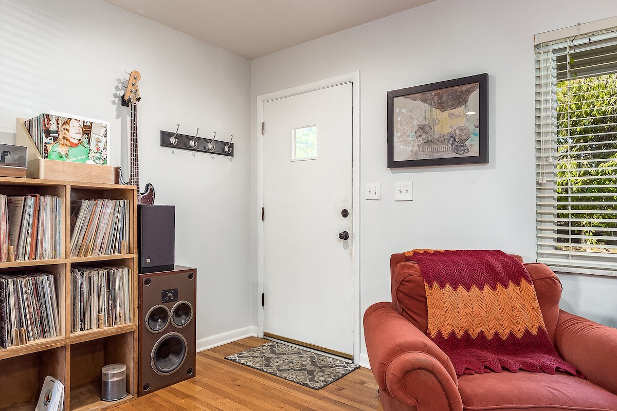 Primary Photo - 1057 Marland Dr