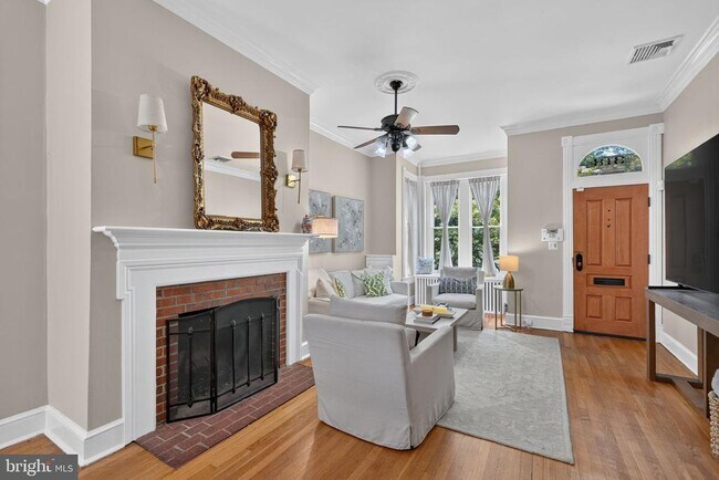 Foto del edificio - 318 3rd St SE