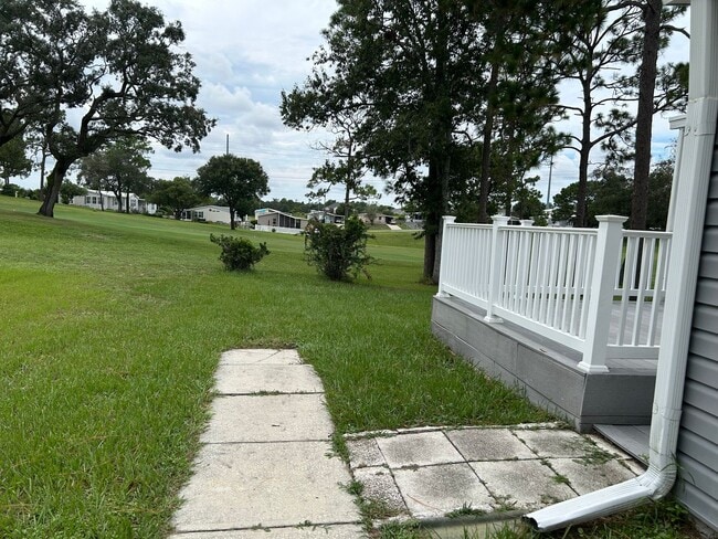 Building Photo - Stunning Move-in Ready 2 Bedrooms 2  bathr...