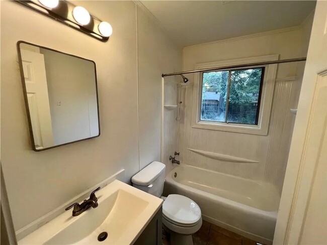 Building Photo - 3 BD/ 1 BA Home for Rent in Mobile