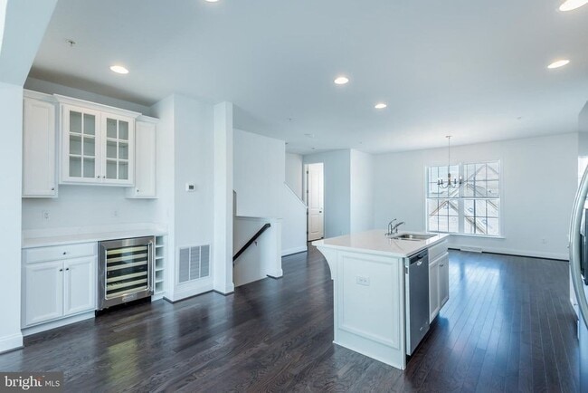 Building Photo - 3221 Ruth Way