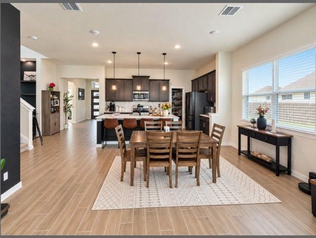 Building Photo - 3735 Canby Oak Blf