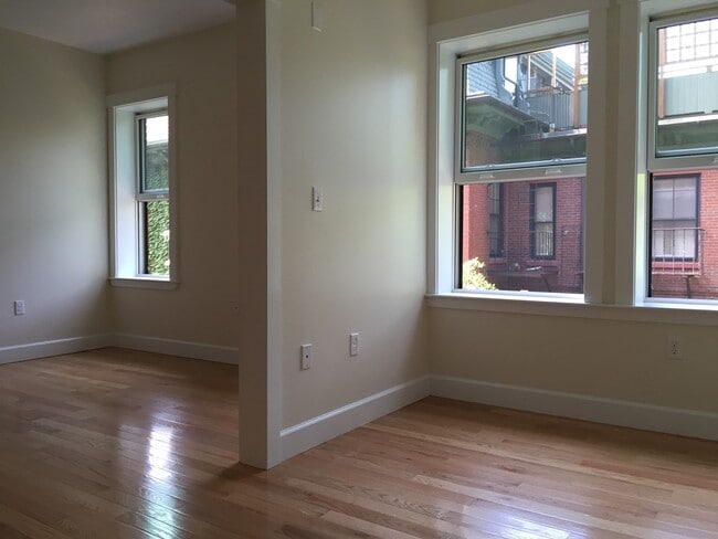 Building Photo - 369 Harvard St