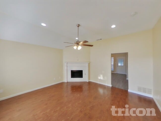 Building Photo - 2616 Spring Rain Dr