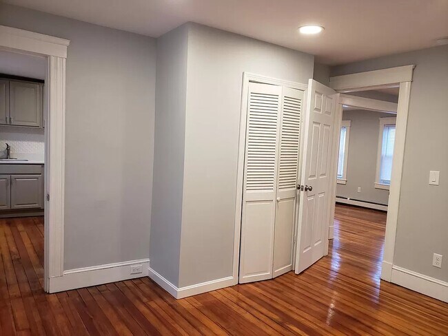 Building Photo - 313 New York Ave