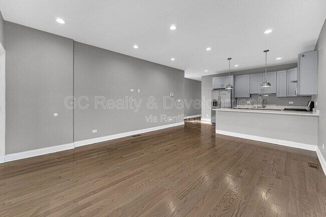 Foto del edificio - 1048 N Lawndale Ave