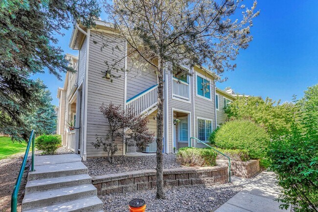 Foto del edificio - $2,100 - 2-Bed, 2-Bath Condo in Highlands ...
