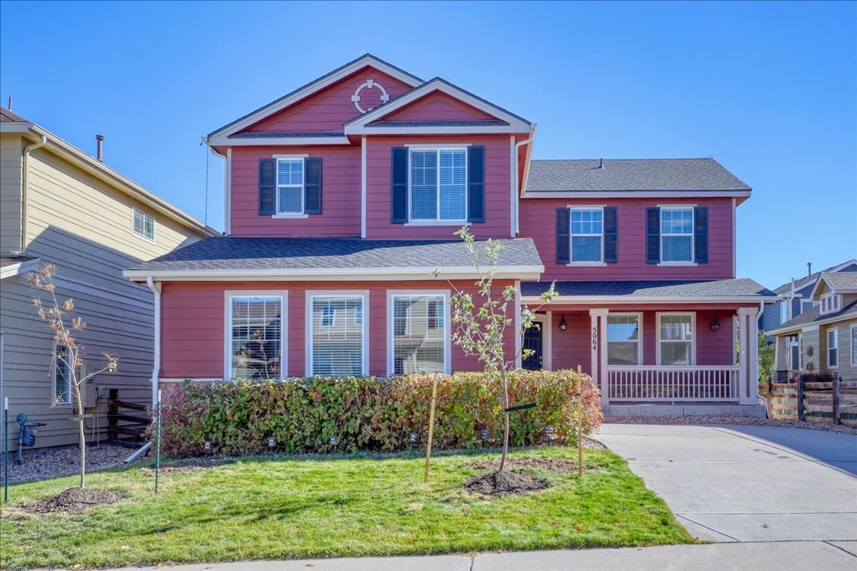 Awesome 3bed/3bath/2car garage on a quiet street in Aurora! - Awesome 3bed/3bath/2car garage on a quiet street in Aurora!