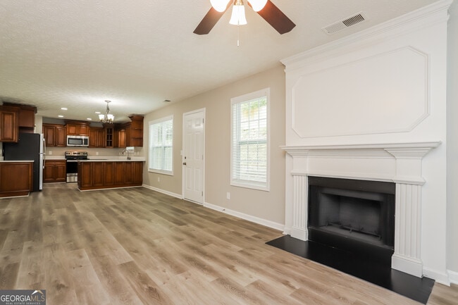 Building Photo - 1485 Enchanted Forest Dr