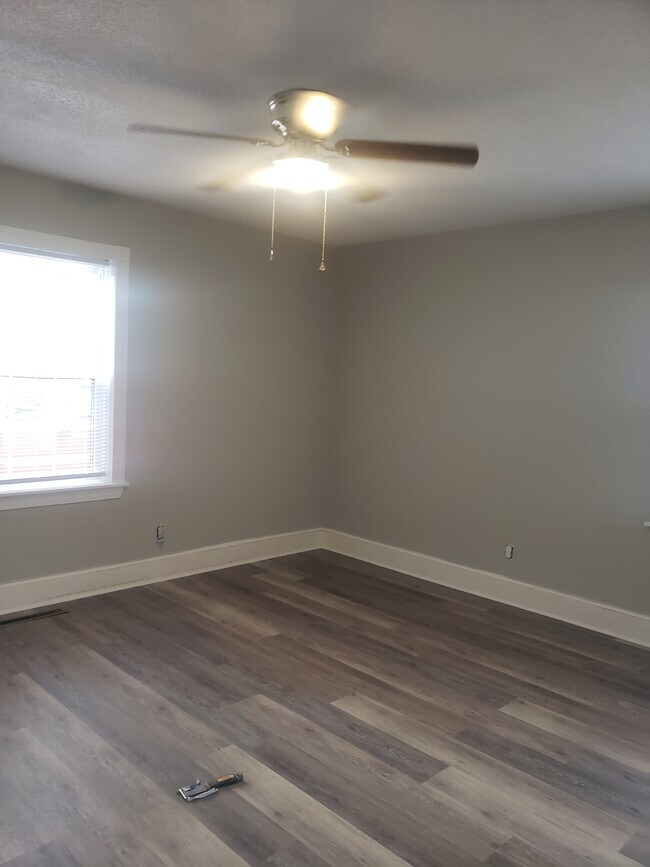 Building Photo - 303 N Wright St