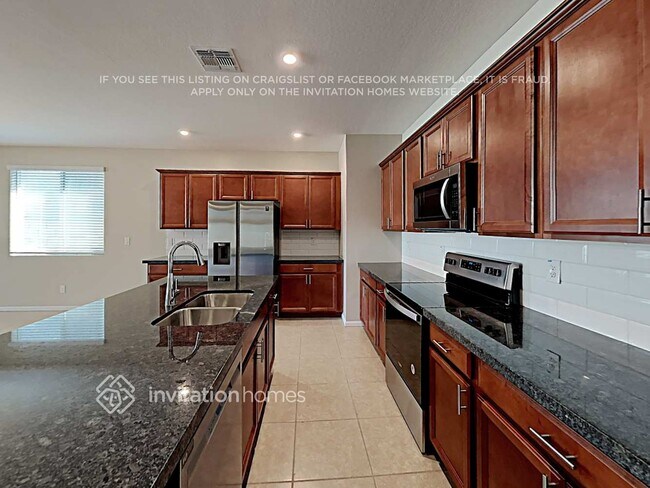 Foto del edificio - 17816 W Daley Ln