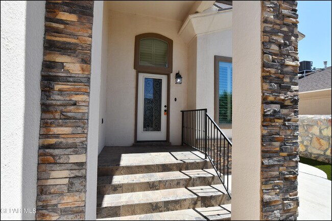 Foto del edificio - 3136 Red Maple