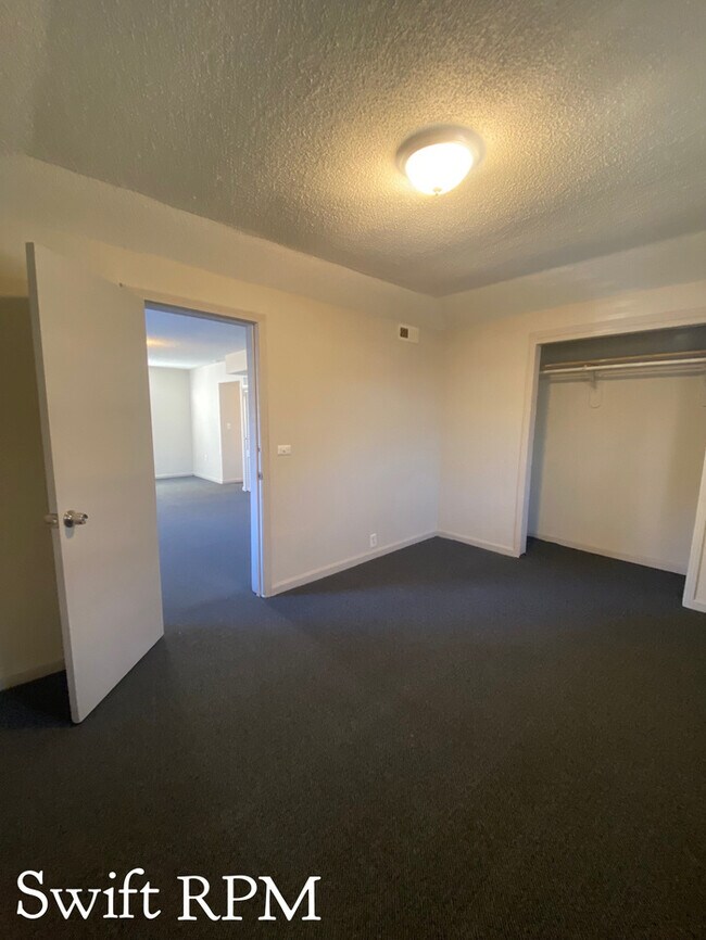 Building Photo - 518 Blue Ridge Blvd