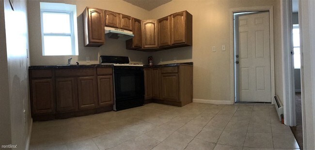 Foto del edificio - 28 Sherman Ave