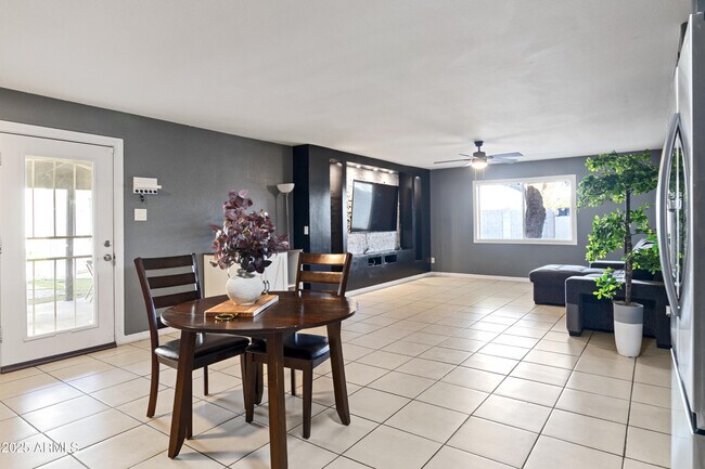 Building Photo - 13810 N 48th Ave