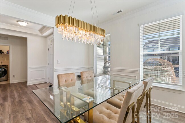 Building Photo - 116 Farrier Ln