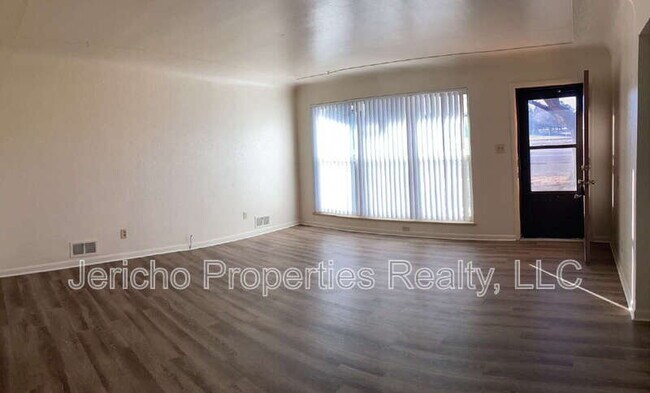 Foto del edificio - 3080 Wadsworth Blvd