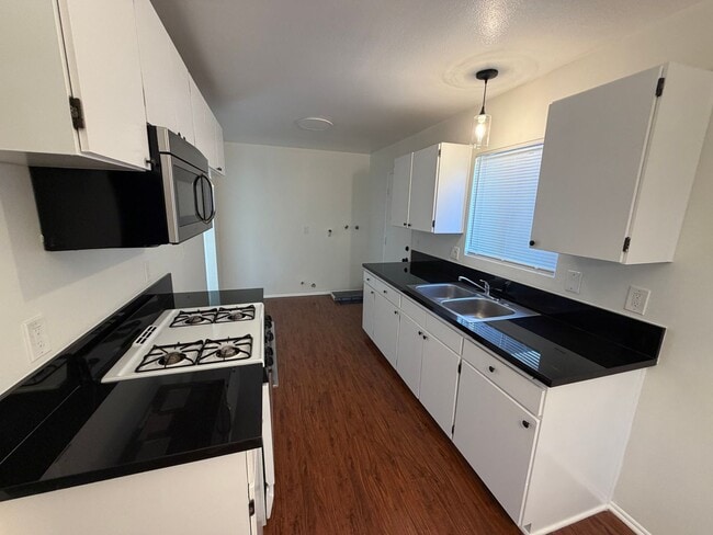 Foto del edificio - 2 Bed, 1 Bath single story duplex