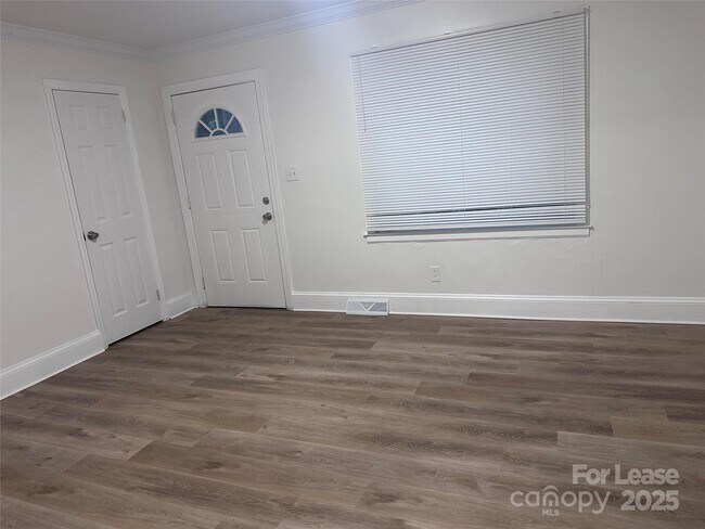 Foto del edificio - 4934 Galax Dr